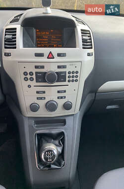 Минивэн Opel Zafira 2008 в 
