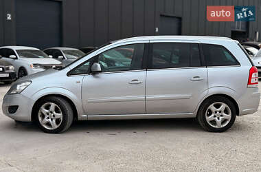 Минивэн Opel Zafira 2011 в 