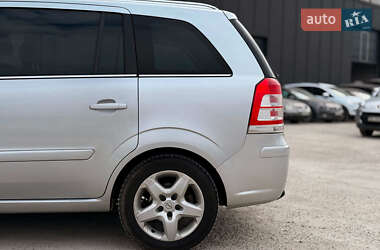 Минивэн Opel Zafira 2011 в 