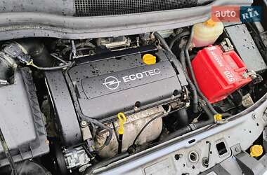 Минивэн Opel Zafira 2008 в 