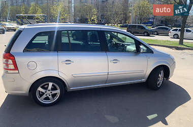 Минивэн Opel Zafira 2009 в 