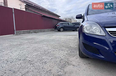 Минивэн Opel Zafira 2013 в 
