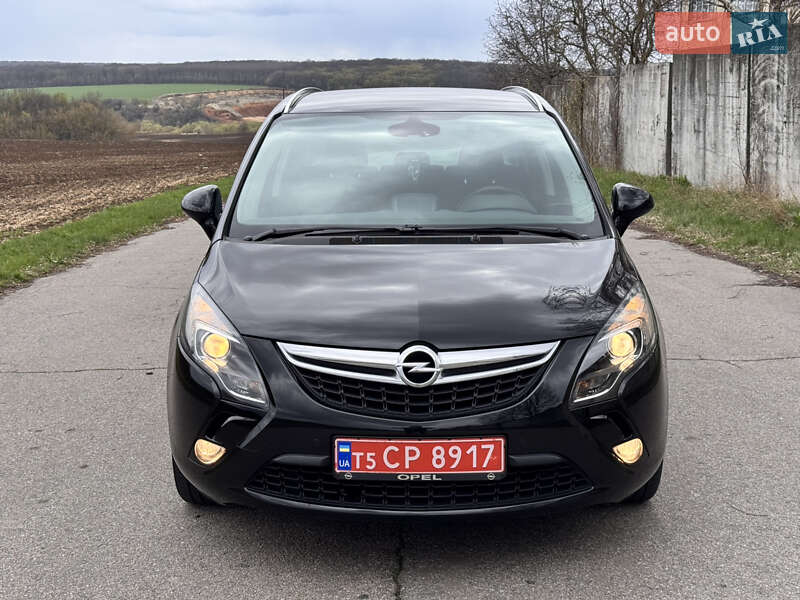 Минивэн Opel Zafira 2013 в 