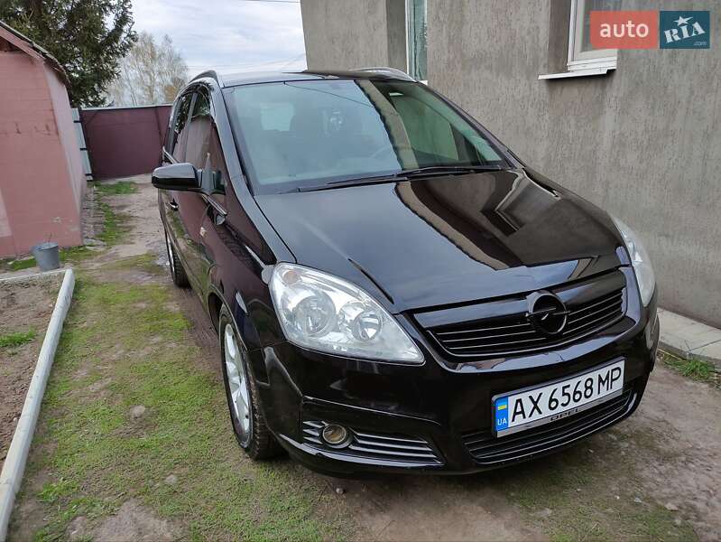 Минивэн Opel Zafira 2007 в 