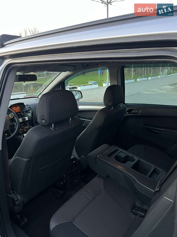 Мінівен Opel Zafira 2010 в Івано-Франківську