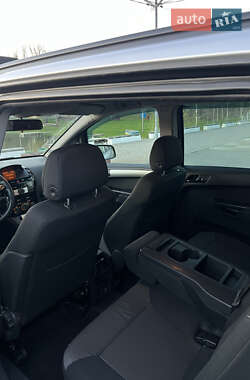Минивэн Opel Zafira 2010 в 