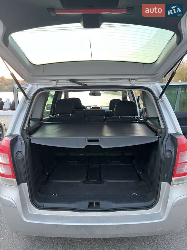 Мінівен Opel Zafira 2010 в Івано-Франківську