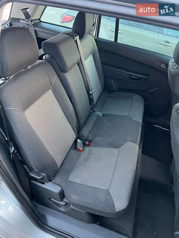 Мінівен Opel Zafira 2010 в Івано-Франківську