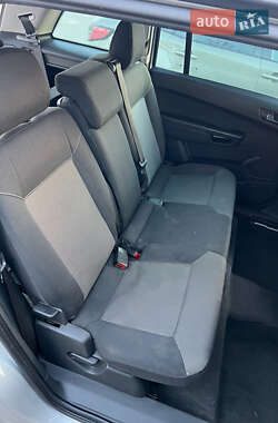 Минивэн Opel Zafira 2010 в 