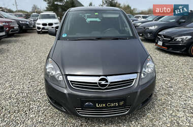 Минивэн Opel Zafira 2011 в 