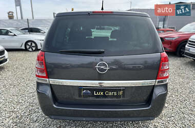 Минивэн Opel Zafira 2011 в 