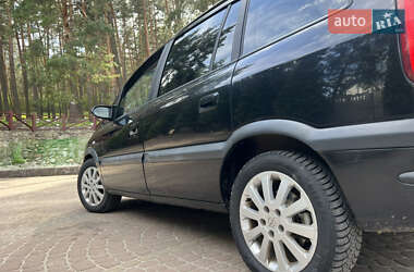 Минивэн Opel Zafira 2003 в 