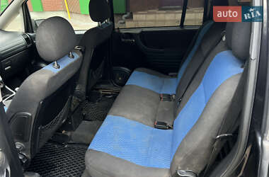 Минивэн Opel Zafira 2003 в 