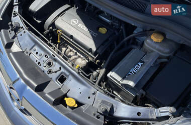 Мінівен Opel Zafira 2010 в 