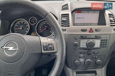 Минивэн Opel Zafira 2007 в 