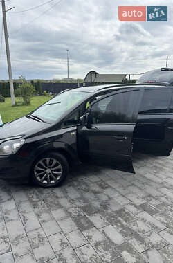 Минивэн Opel Zafira 2011 в 