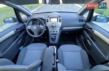 Минивэн Opel Zafira 2008 в 