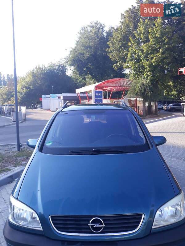 Минивэн Opel Zafira 2001 в Краматорске