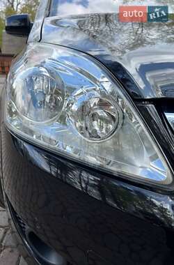Мінівен Opel Zafira 2011 в 