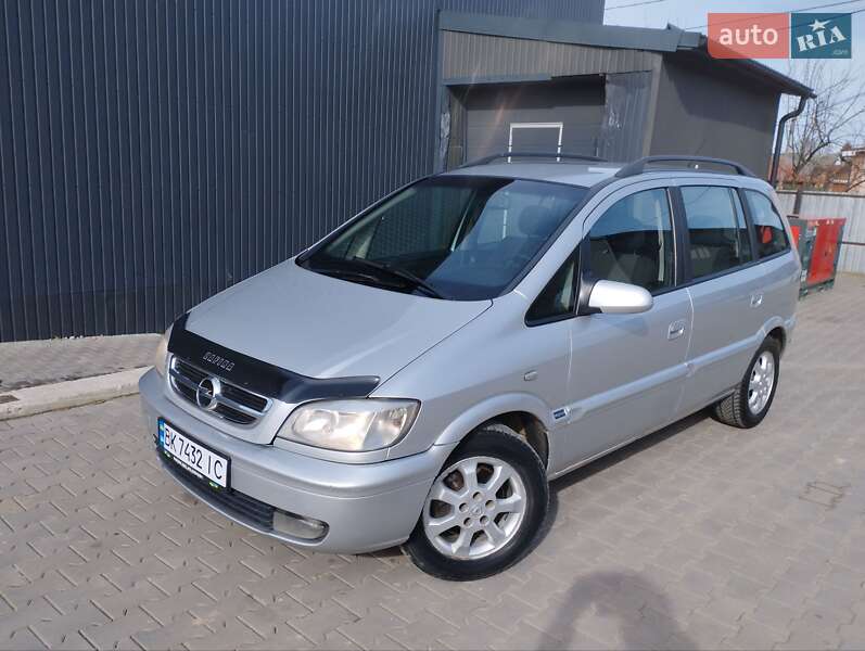Минивэн Opel Zafira 2004 в 