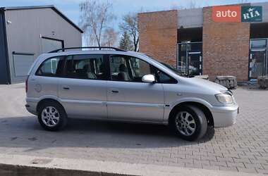 Минивэн Opel Zafira 2004 в 