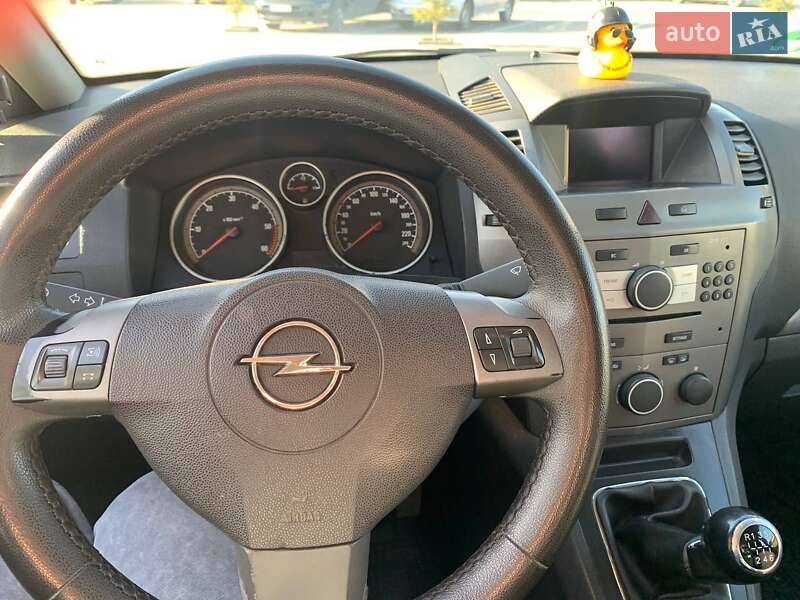 Минивэн Opel Zafira 2006 в Одессе