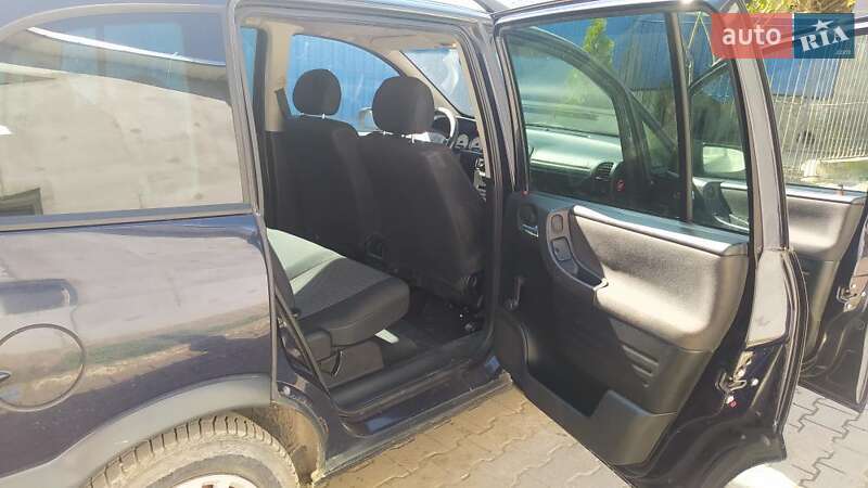 Мінівен Opel Zafira 2003 в Чорткові