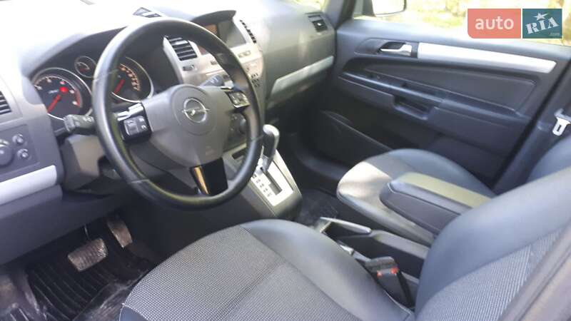 Минивэн Opel Zafira 2008 в Рогатине