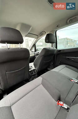 Минивэн Opel Zafira 2008 в 