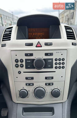Минивэн Opel Zafira 2008 в 