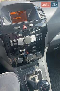 Минивэн Opel Zafira 2011 в 
