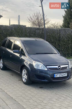 Минивэн Opel Zafira 2009 в 