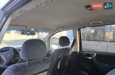 Минивэн Opel Zafira 2002 в 