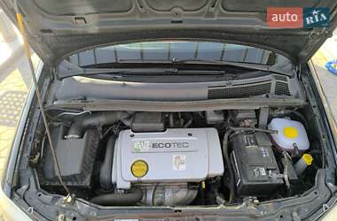 Минивэн Opel Zafira 2002 в 