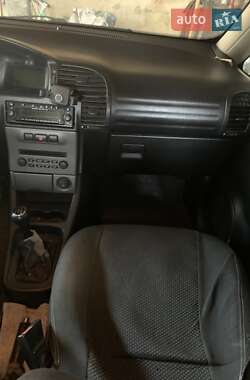 Минивэн Opel Zafira 2004 в 