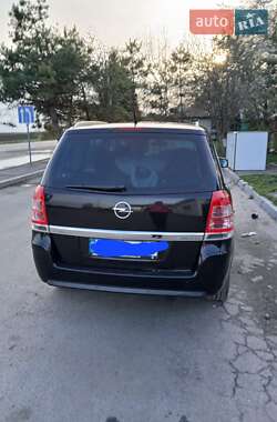 Минивэн Opel Zafira 2011 в 
