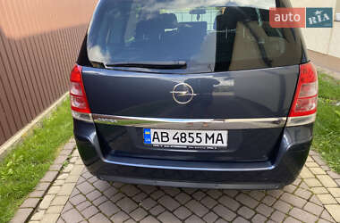 Минивэн Opel Zafira 2010 в 