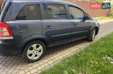 Минивэн Opel Zafira 2010 в 