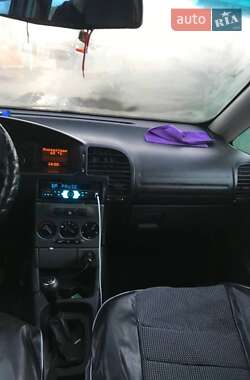 Минивэн Opel Zafira 2003 в 