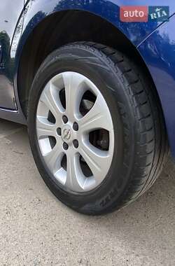 Минивэн Opel Zafira 2008 в 