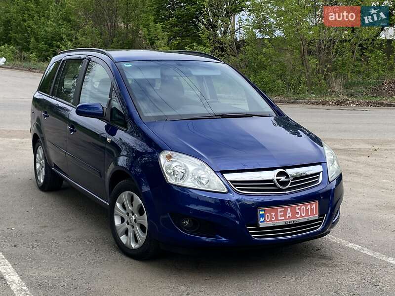 Минивэн Opel Zafira 2008 в 