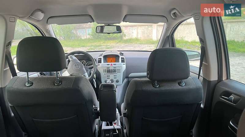 Минивэн Opel Zafira 2008 в Киеве фото 3 Минивэн Opel Zafira 2008 в Киеве