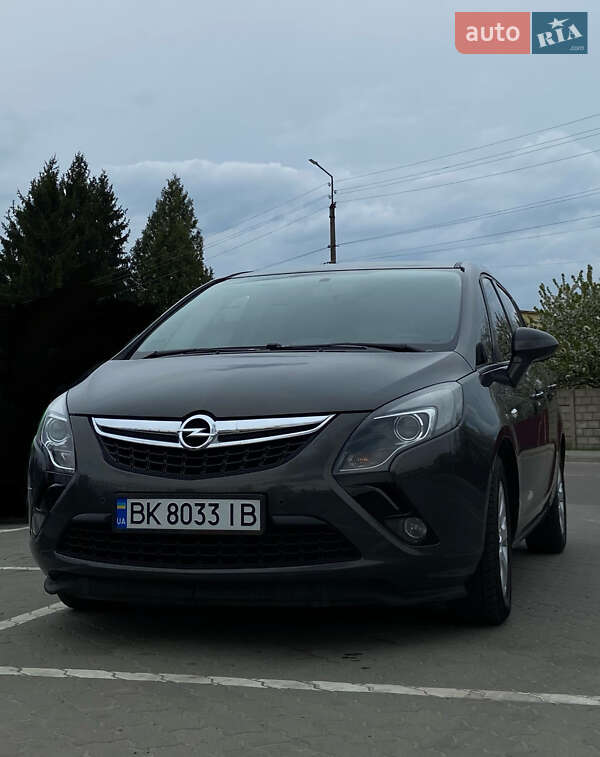 Opel Zafira 2016
