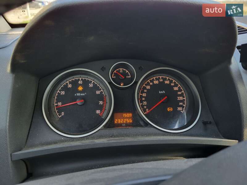 Минивэн Opel Zafira 2006 в Виннице