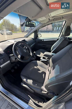 Мінівен Opel Zafira 2010 в 