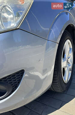 Мінівен Opel Zafira 2010 в 