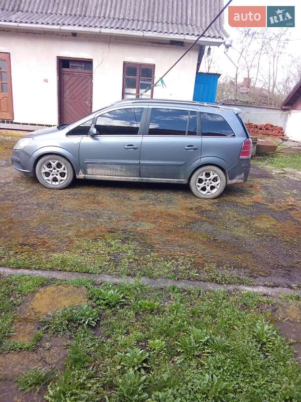 Мінівен Opel Zafira 2005 в Городенці