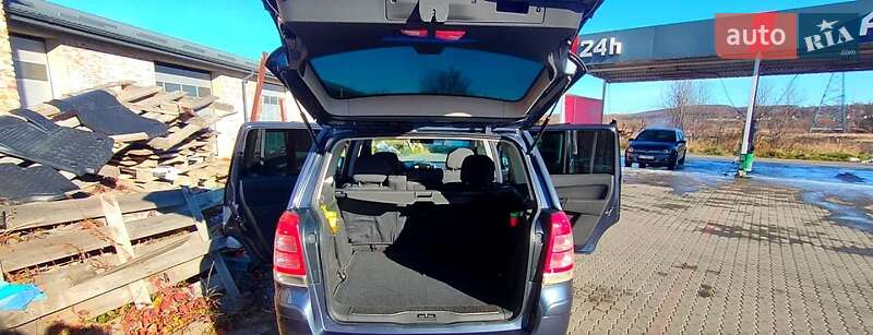 Минивэн Opel Zafira 2010 в Калуше