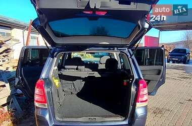 Минивэн Opel Zafira 2010 в 