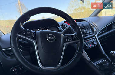 Минивэн Opel Zafira 2014 в 